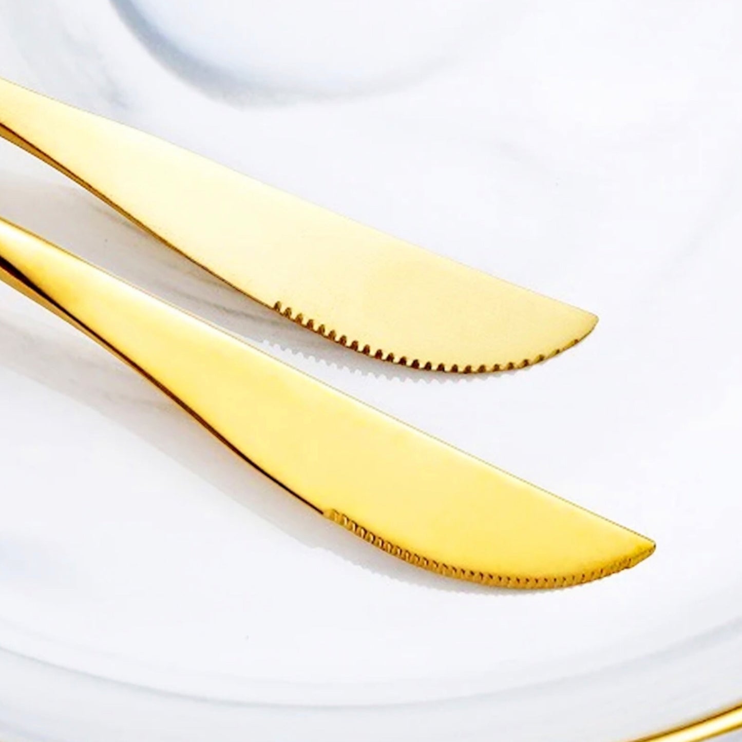 24-Piece Stainless Steel Cutlery Set with Magnetic Stylish Box