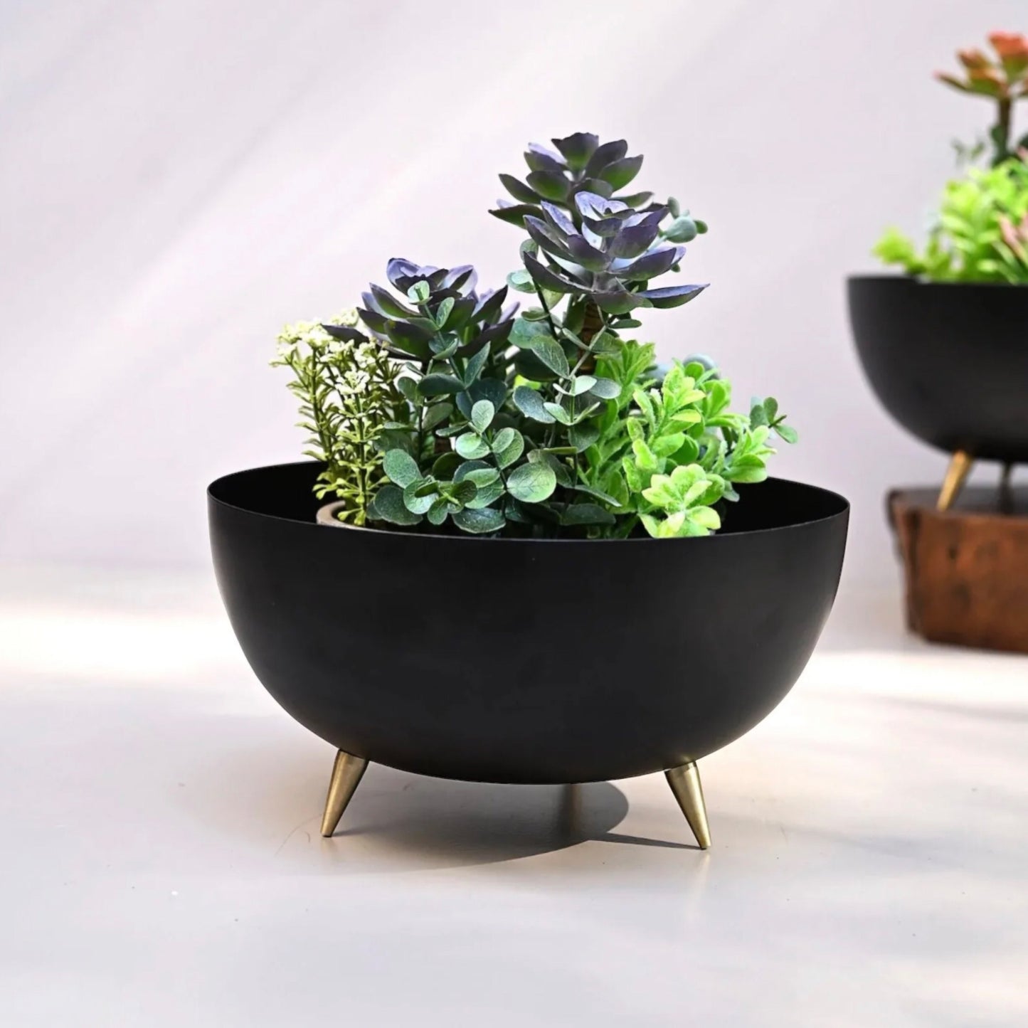 Black and Gold 3-Legged Metal Round Pot