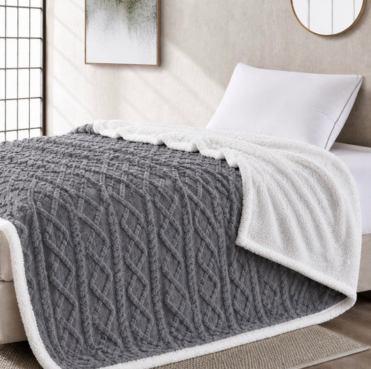 Geometric Pattern Sherpa Blanket Queen Size 200cm x 220cm