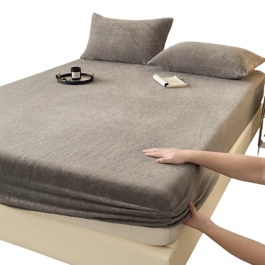 Luxury Velvet Fitted Sheet Set with Pillowcases, Soft Stretchable Bed Sheet, Queen & King Size