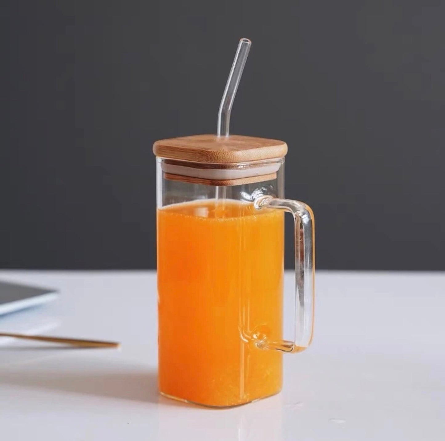 4 set square glass jars with bamboo lids and glass straws