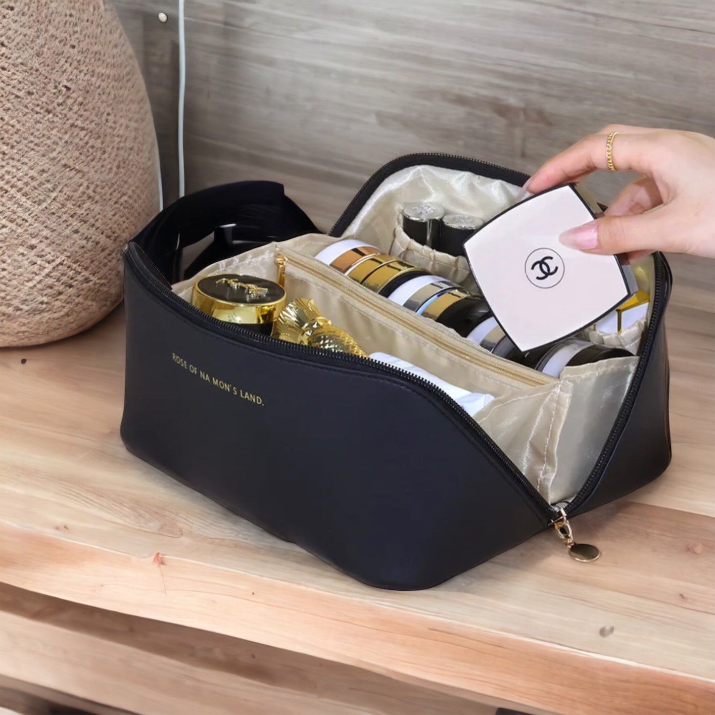 Cosmetic bag